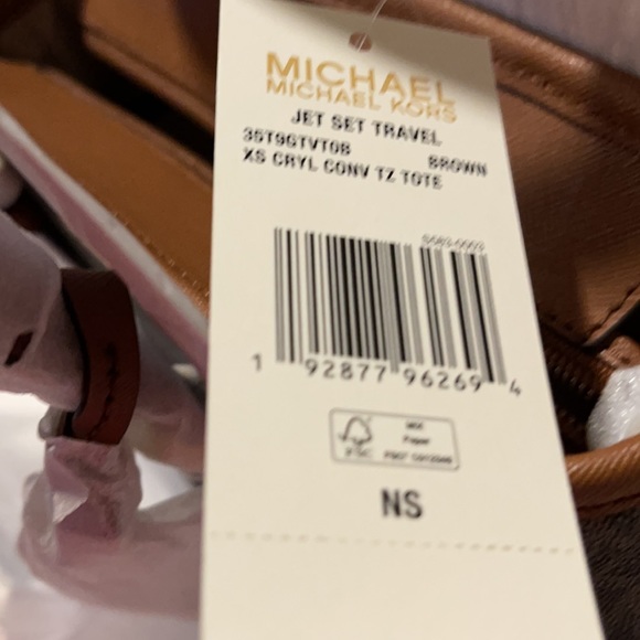 Michael Kors Jet Set Travel Tote - Picture 5 of 5